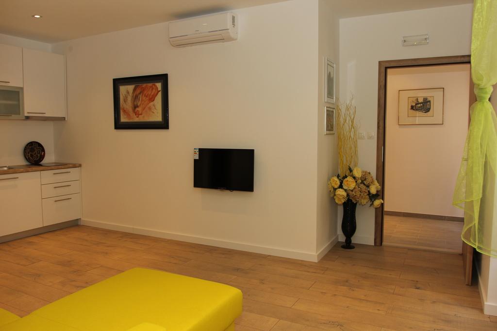 Apartment House Vitaic Supetar Phòng bức ảnh