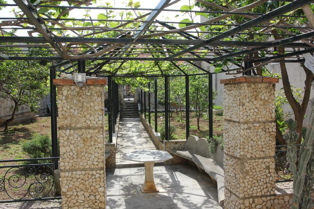 Apartment House Vitaic Supetar Phòng bức ảnh